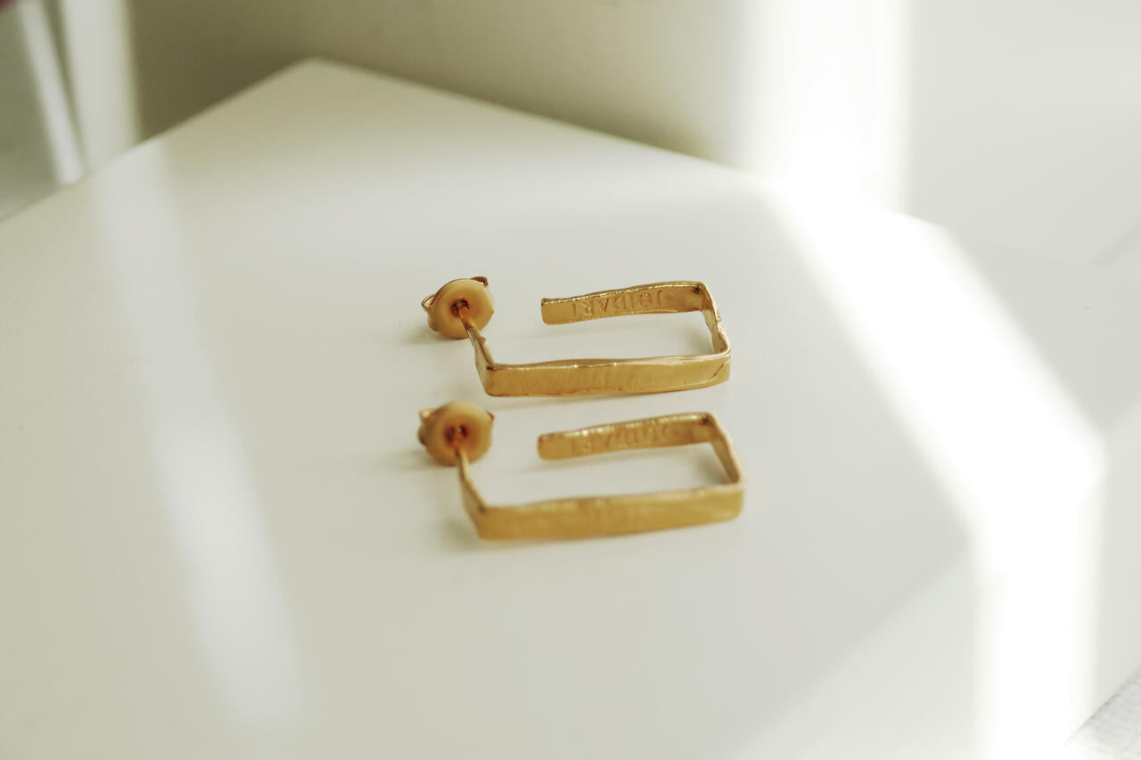 Lignis Gold Thin Hoops Medium
