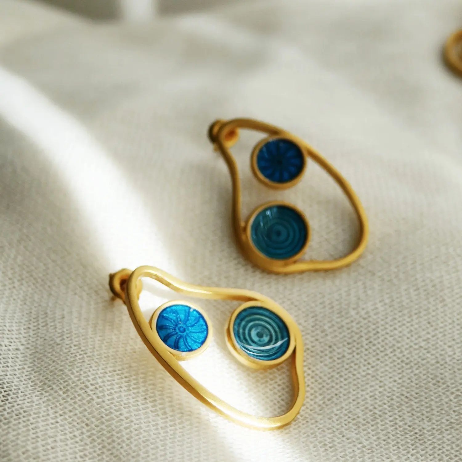 Gaudi Wavy Gold Stud Earrings Medium - Dyrberg/Kern NZ