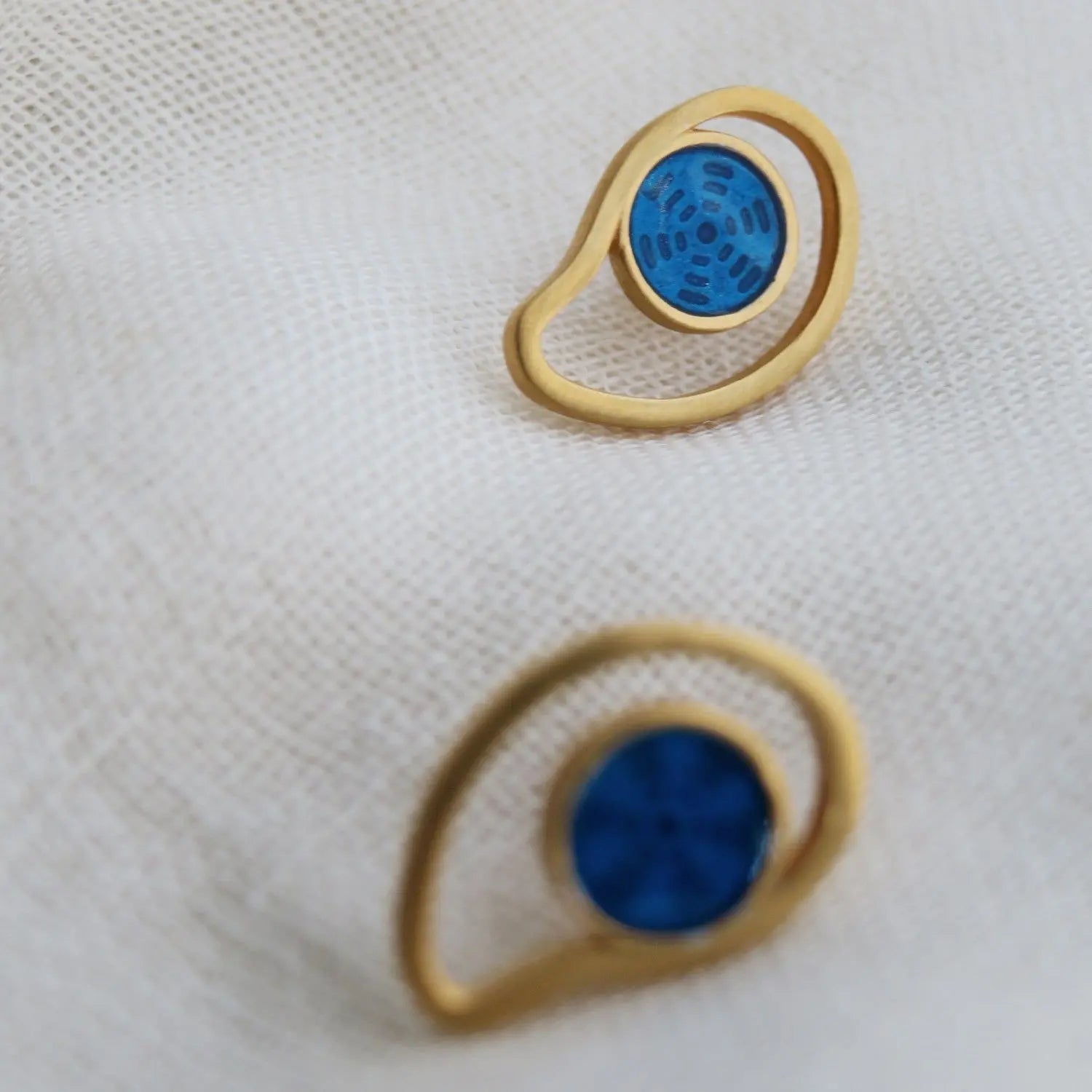 Gaudi Wavy Gold Stud Earrings Small - Dyrberg/Kern NZ