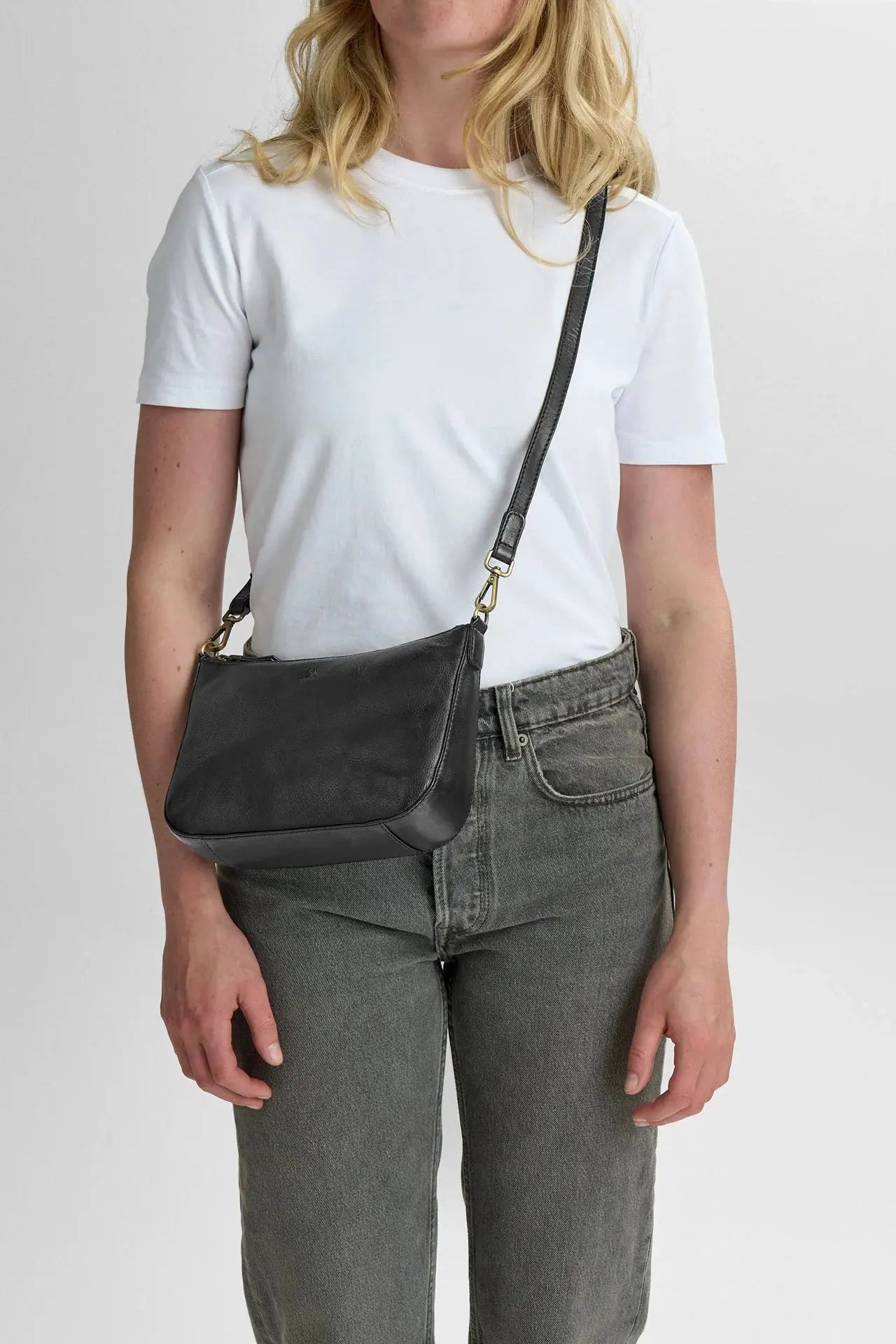 Remona Cross. Bag, Vintage, Black w/Brushed Gold - Dyrberg/Kern NZ