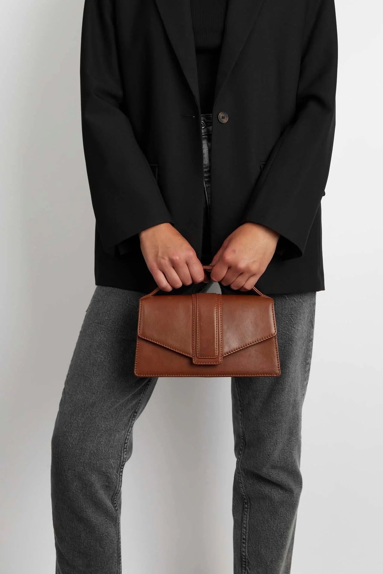 Zoe Crossbody, Antique, Chestnut - Dyrberg/Kern NZ