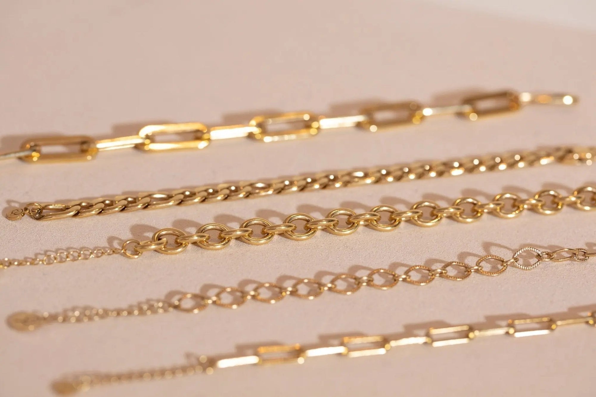 How to clean gold jewelry