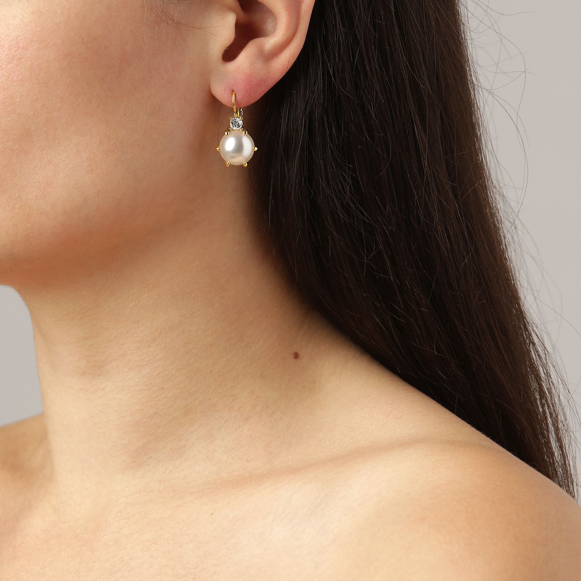 Begonia Gold Earrings - White Pearl