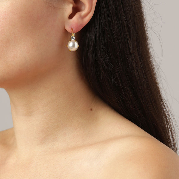 Begonia Gold Earrings - White Pearl