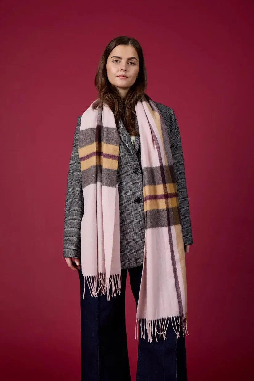 Check It Out Wool Scarf, Soft Rose