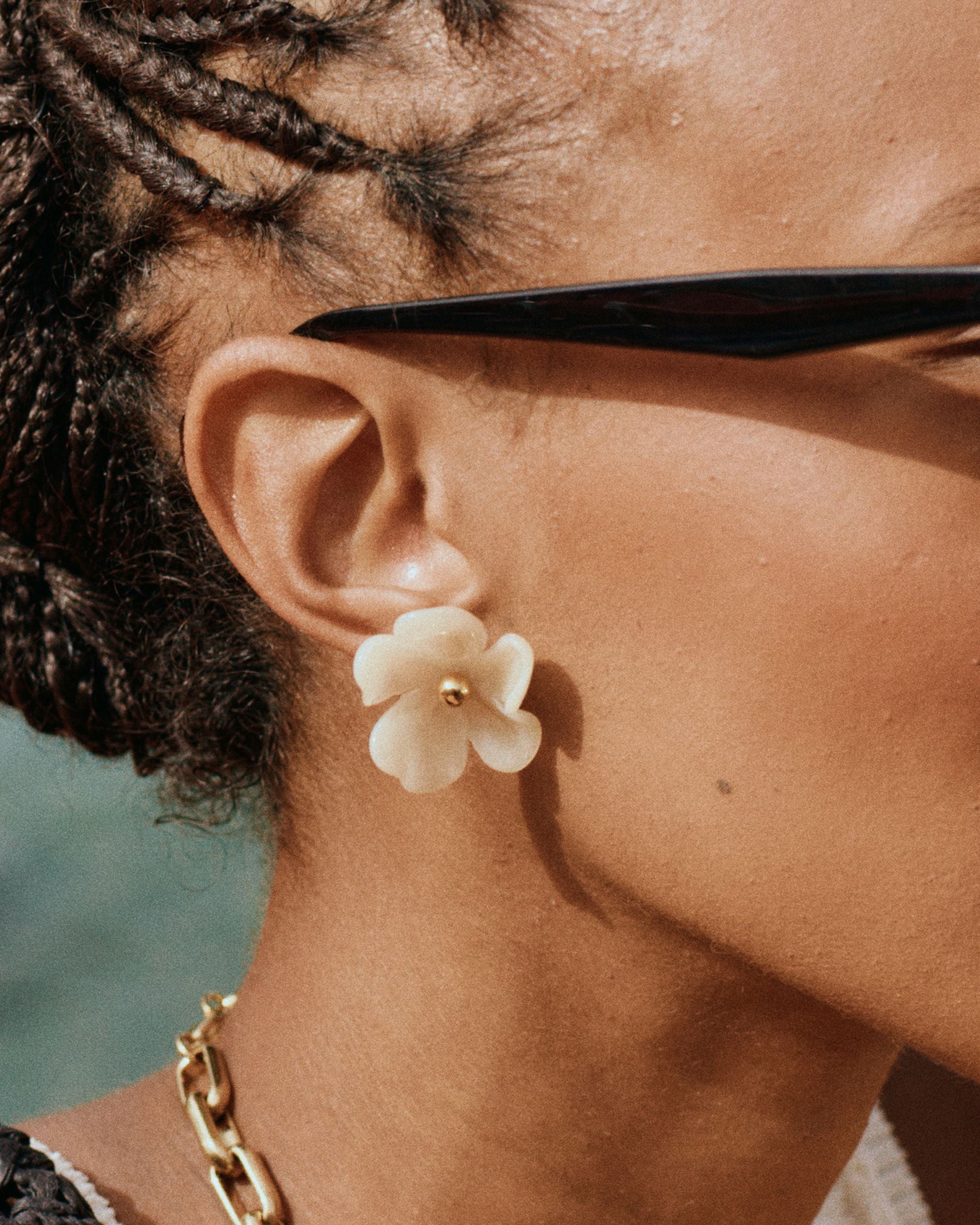 Wildflower Studs Offwhite Gold EdbladNZ