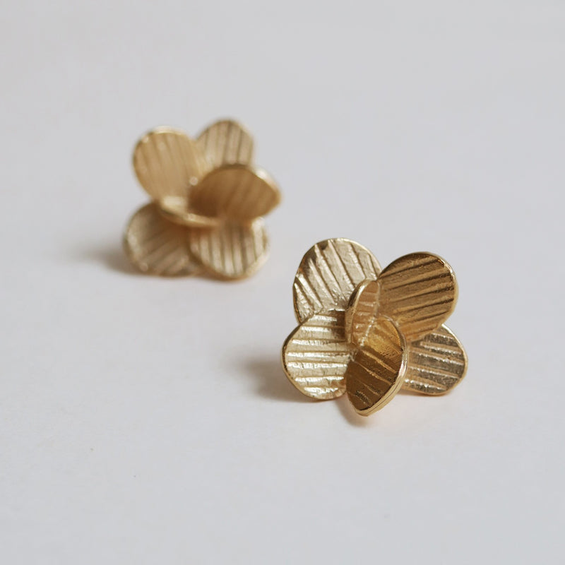 Pampalonia Gold Stud Earrings